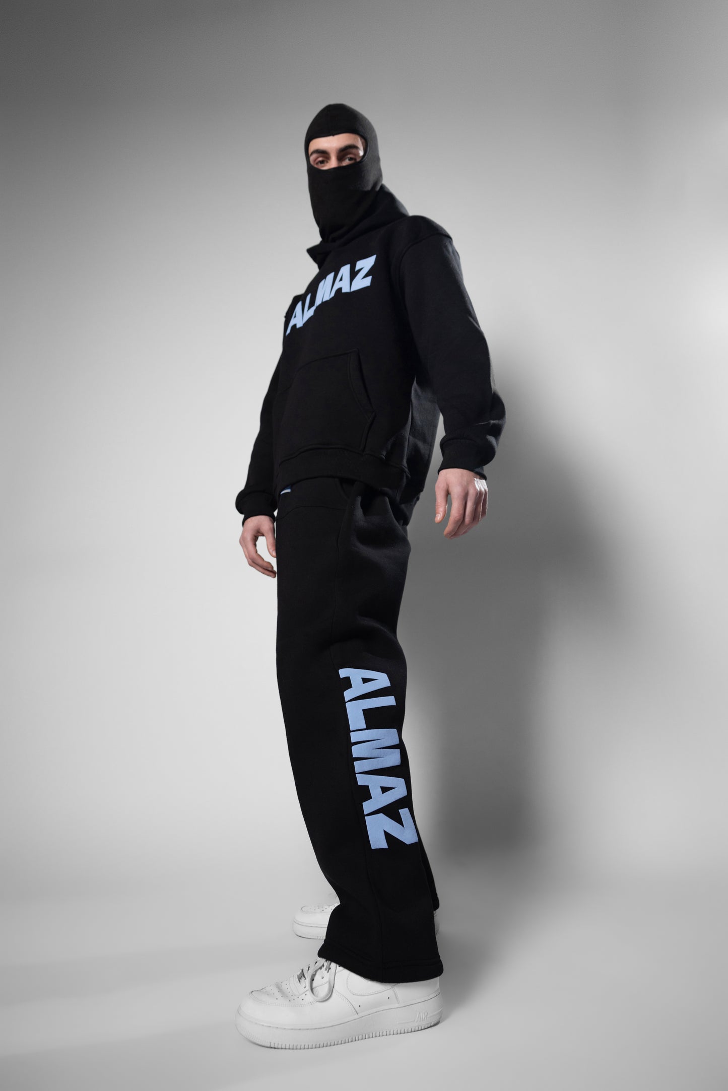 BLACK ALMAZ SET/ BABY BLUE FONTS