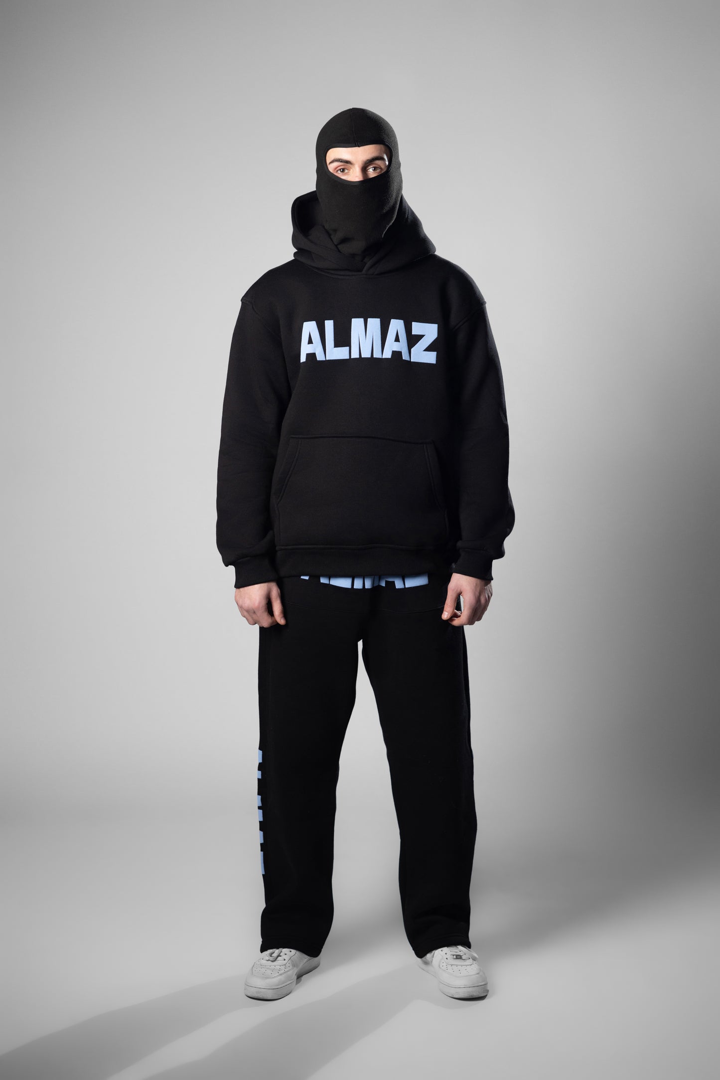 BLACK ALMAZ SET/ BABY BLUE FONTS